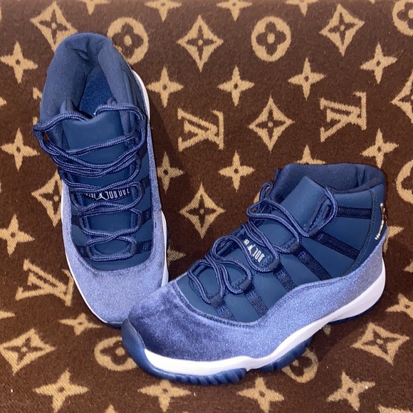 Blue Jordan 11 Retro Sneakers - Picture 8 of 12